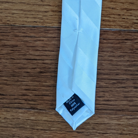 Croft & Barrow White Formal Silky Solid Color Tie - Picture 4 of 6